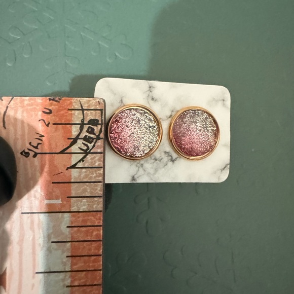 ❄️ SALE! Sparkly Pink & Silvery Glitter Studs - Picture 8 of 11